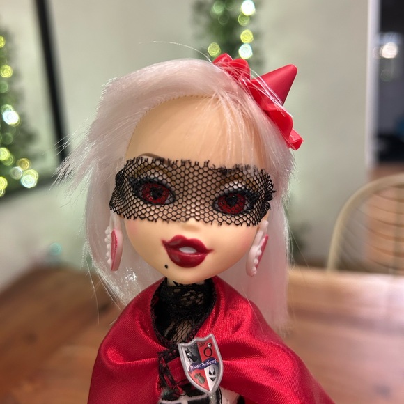 RARE Bratzillaz Jade J'Adore doll Bratz - Picture 2 of 5